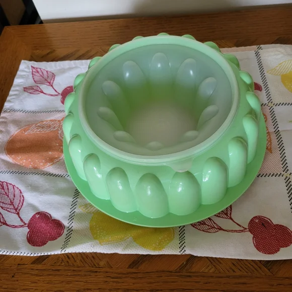 Tupperware Jello Mold - Picture 4 of 8